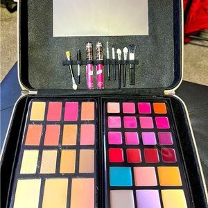 New Travel Makeup Case